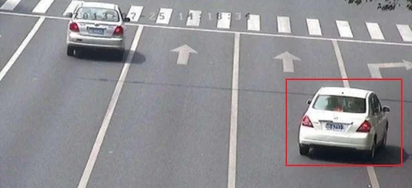 跨越白实线检测